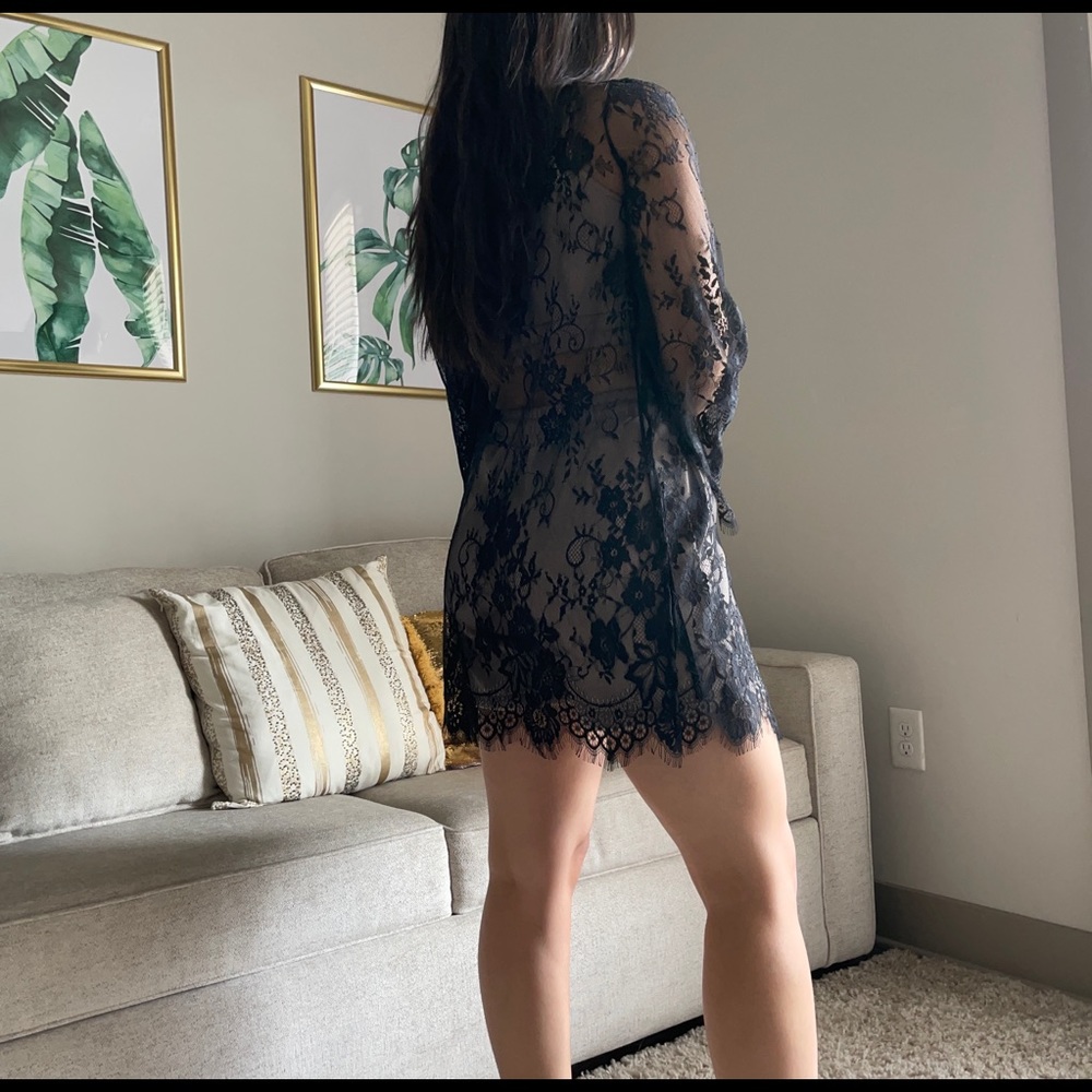 Black Lace Robe - Picture 2 of 3